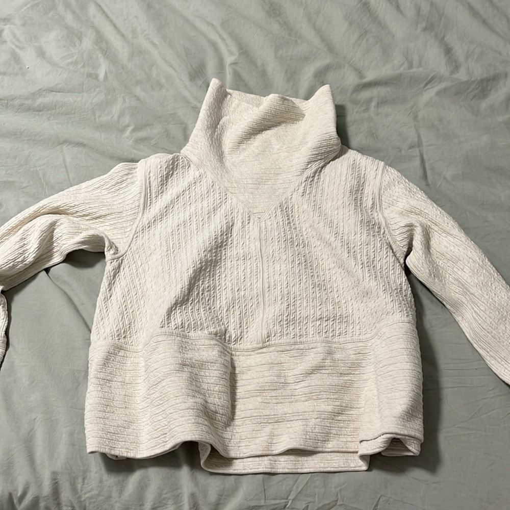 Lululemon Women's Cream and White Jumper